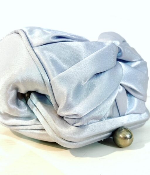 Τσαντάκι ασημί σατέν